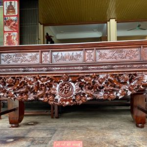 Sập thờ và bàn cơm