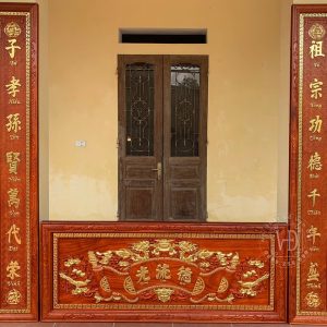 Câu đối cuốn thư gỗ thờ gia tiên, từ đường