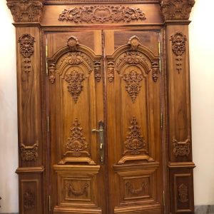 Cửa chính gỗ tự nhiên tân cổ điển