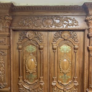 Cửa chính gỗ tự nhiên tân cổ điển