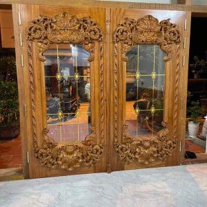 Cửa chính gỗ tự nhiên tân cổ điển