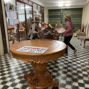 Bàn trang trí sảnh gỗ tự nhiên