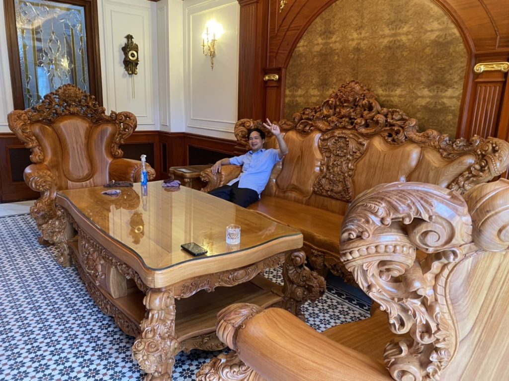 Xưởng gỗ sản xuất nội thất biệt thự 3 tầng