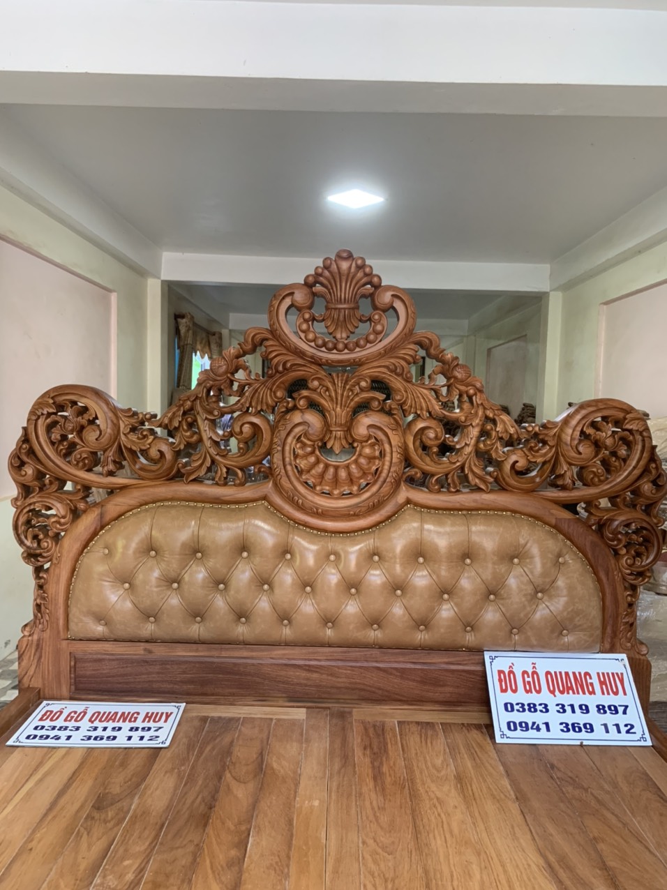 mẫu giường ngủ hoàng gia