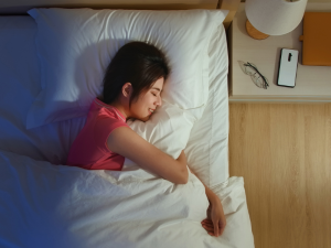 Mệnh Hỏa ngủ quay đầu hướng nào