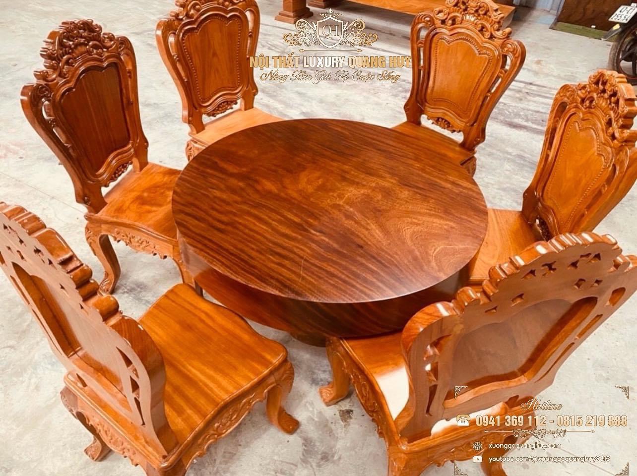 Bàn ăn gỗ nguyên khối