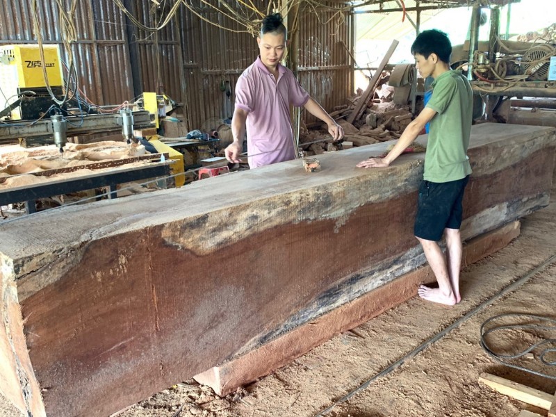 xưởng gỗ Quang Huy