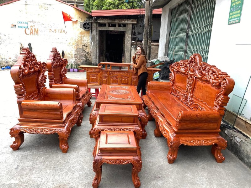 Bộ bàn ghế hoàng gia gỗ hương đá chân 12 tay đặc