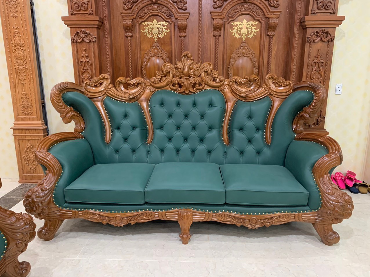 Ghế sofa gỗ hiện đại cao cấp nhất