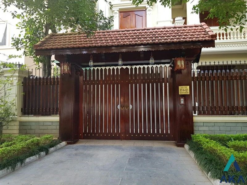 cổng gỗ biệt thự đẹp