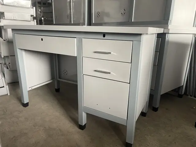 Bàn Làm Việc Bằng Inox