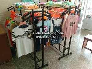 Kệ Treo Quần Áo Trẻ Em
